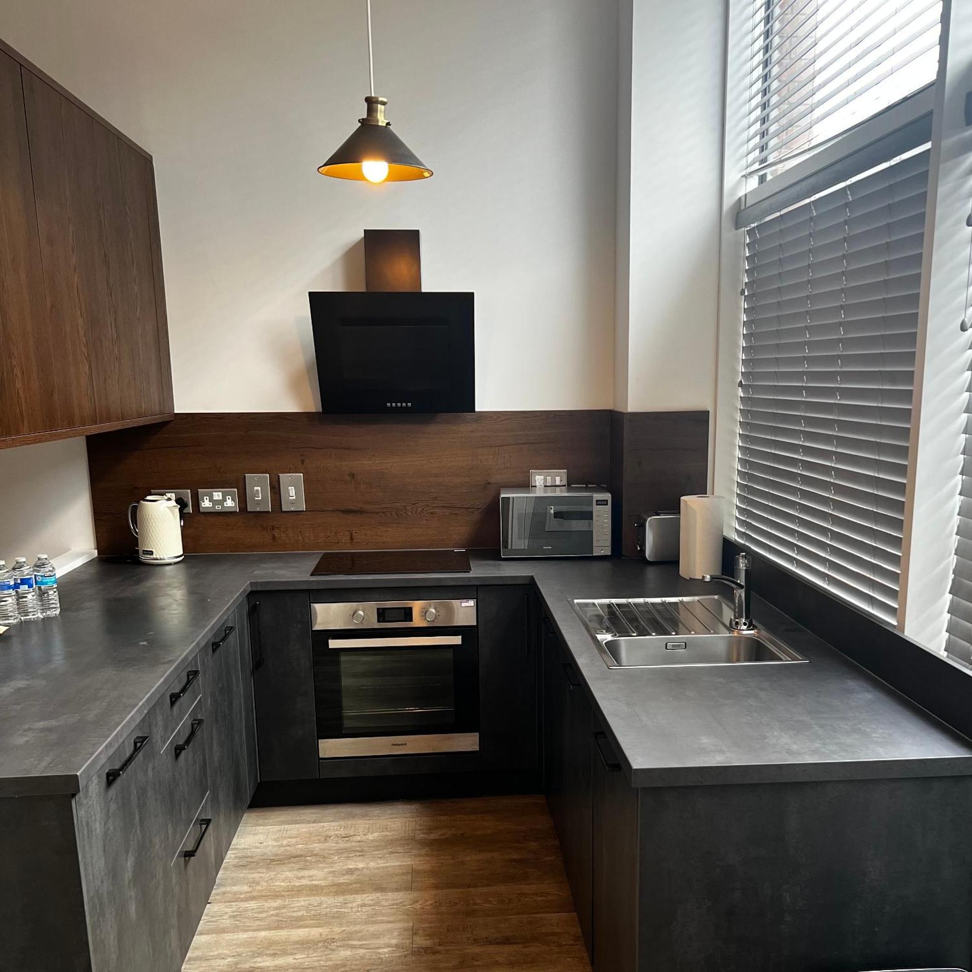 Luxurious 1-Bedroom With Parking Birmingham Eksteriør billede